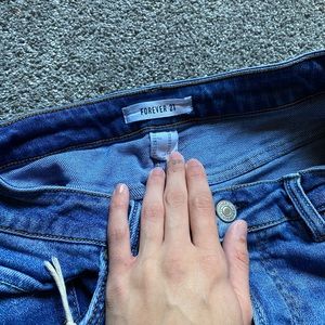 Forever 21 - Size 28 - Size - 6 US “ Boyfriend jeans “